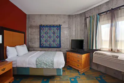 Photo 5 - La Quinta Inn & Suites by Wyndham Irvine Spectrum