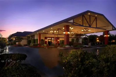 Photo 2 - University Square Hotel