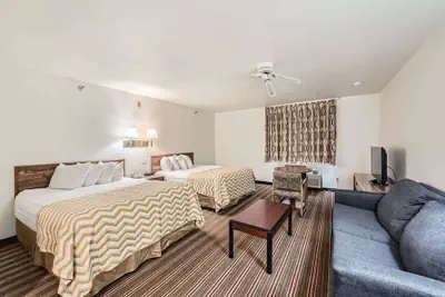 Photo 4 - Travelodge by Wyndham Longmont