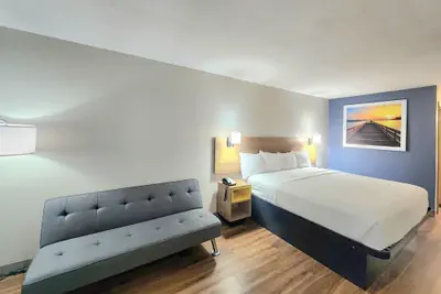 Photo 5 - Days Inn by Wyndham Portland/Corpus Christi