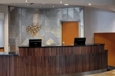 Photo 3 - Courtyard by Marriott Springfield Downtown