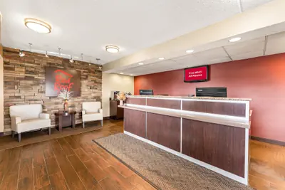 Photo 3 - Red Roof Inn Allentown Airport
