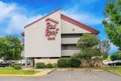Photo 2 - Red Roof Inn Allentown Airport