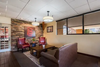 Photo 4 - Red Roof Inn & Suites Newark - University