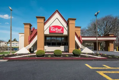 Photo 2 - Red Roof Inn & Suites Newark - University