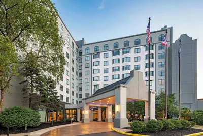 Photo 2 - Sheraton Suites Columbus Worthington