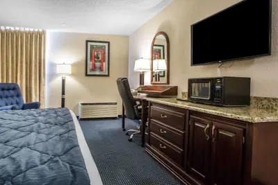 Photo 4 - Quality Inn Schaumburg - Chicago near the Mall