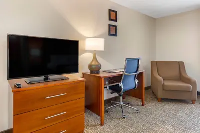 Photo 5 - Comfort Inn Greensboro - Kernersville