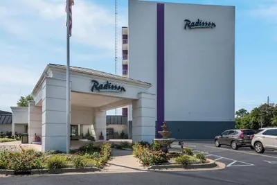 Photo 2 - Radisson Hotel Grand Rapids Riverfront