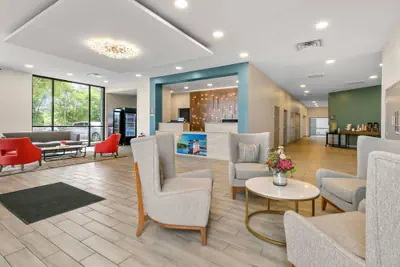 Photo 4 - Comfort Inn & Suites
