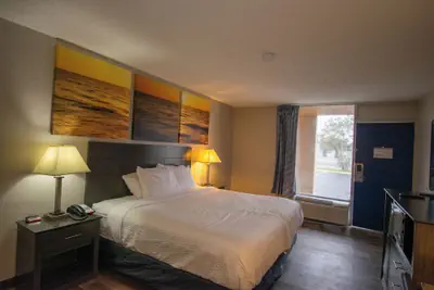 Photo 5 - Days Inn by Wyndham Caddo Valley Arkadelphia