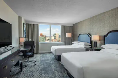 Photo 5 - Sheraton LaGuardia East Hotel