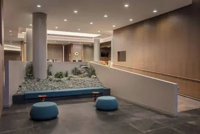 Photo 3 - Sheraton LaGuardia East Hotel