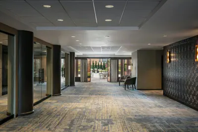 Photo 5 - Sheraton LaGuardia East Hotel