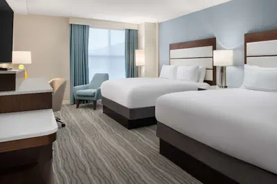 Photo 4 - Doubletree by Hilton Hotel Norfolk Airport