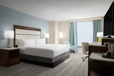 Photo 2 - Doubletree by Hilton Hotel Norfolk Airport
