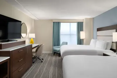 Photo 5 - Doubletree by Hilton Hotel Norfolk Airport