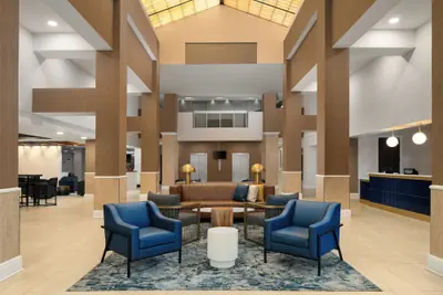Photo 3 - Doubletree by Hilton Hotel Norfolk Airport