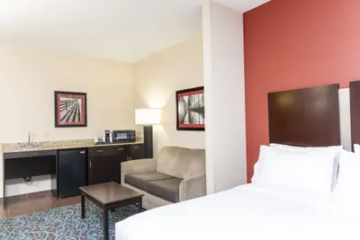 Photo 5 - Holiday Inn Express Hotel & Suites New Philadelphia by IHG