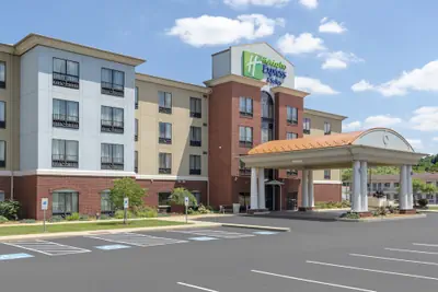 Photo 2 - Holiday Inn Express Hotel & Suites New Philadelphia by IHG