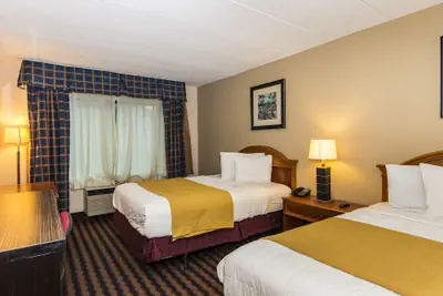 Photo 5 - Garden Inn