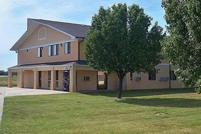 Photo 2 - Economy Inn Wentzville