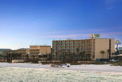 Photo 2 - Days Inn by Wyndham Panama City Beach/Beachfront Resort