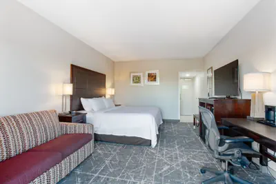 Photo 5 - Orangewood Inn & Suites Kansas City Airport