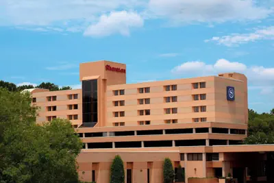 Photo 2 - Sheraton Charlotte Airport Hotel