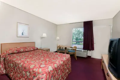 Photo 2 - Knights Inn - Fredericksburg