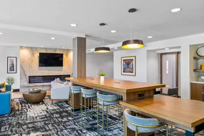 Photo 5 - La Quinta Inn & Suites by Wyndham Santa Cruz