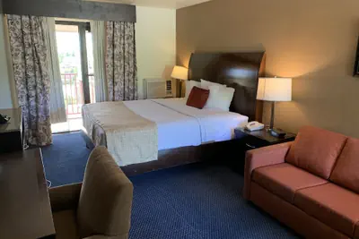 Photo 5 - Travelodge by Wyndham Rapid City