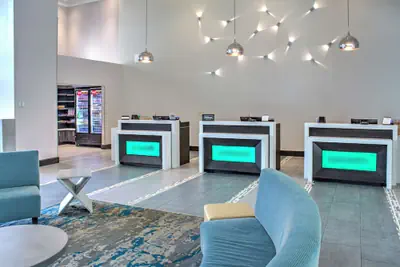 Photo 4 - Embassy Suites by Hilton Indianapolis North