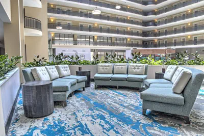 Photo 5 - Embassy Suites by Hilton Indianapolis North