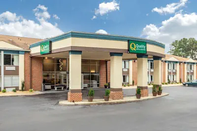Photo 2 - Quality Inn & Suites Apex - Holly Springs