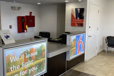 Photo 3 - Motel 6 Memphis, TN - Downtown