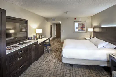 Photo 5 - Hilton Sacramento Arden West