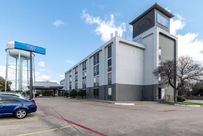 Photo 2 - Motel 6 Lewisville, TX - Medical City