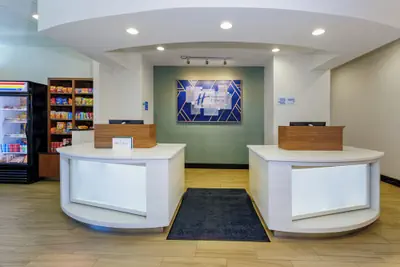 Photo 4 - Holiday Inn Express & Suites Oceanfront by IHG