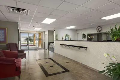 Photo 4 - Howard Johnson by Wyndham Winter Haven FL