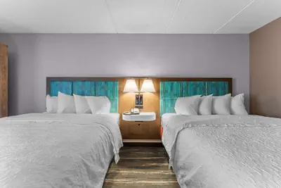 Photo 5 - Hampton Inn Cleveland-Westlake
