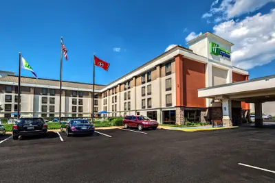Photo 2 - Holiday Inn Express Memphis Medical Center Midtown by IHG