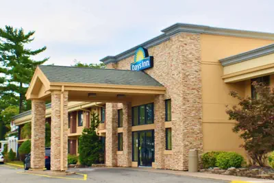 Photo 2 - Days Inn by Wyndham Wayne