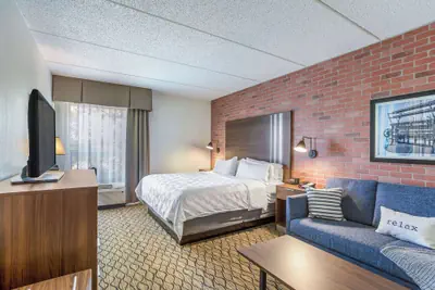 Photo 2 - Burrstone Inn, an Ascend Collection Hotel