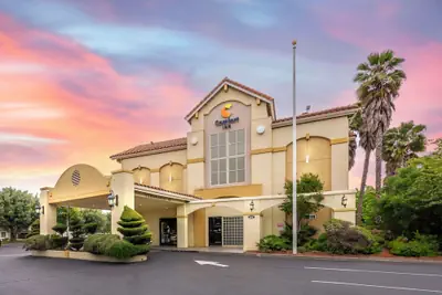 Photo 2 - Comfort Inn Fairfield Napa Valley Area