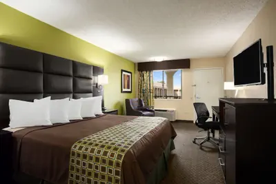 Photo 3 - Days Inn by Wyndham Dallas Irving
