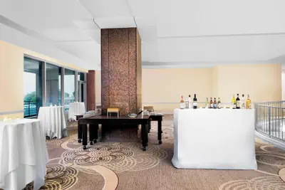Photo 4 - Sheraton Raleigh Hotel