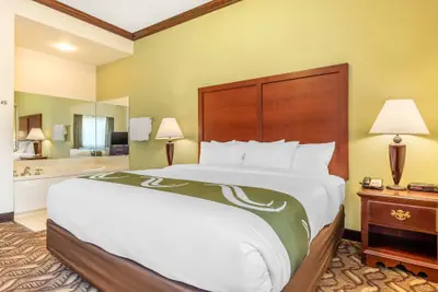 Photo 4 - Quality Inn & Suites Zanesville City Center