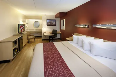 Photo 4 - Red Roof Inn Louisville East - Hurstbourne