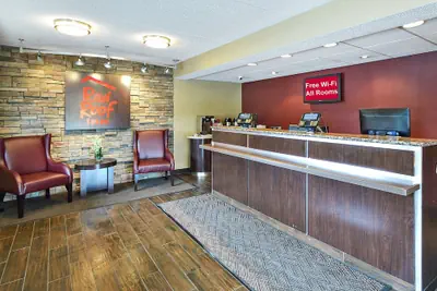 Photo 4 - Red Roof Inn Louisville East - Hurstbourne